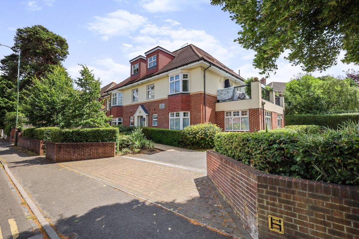 1 bedroom apartment on Talbot Road, Winton, Bournemouth