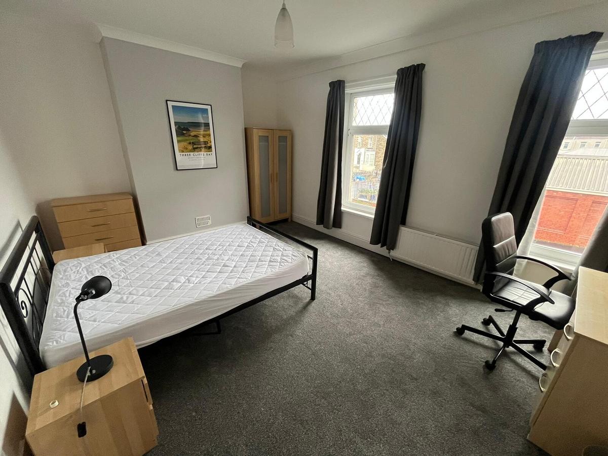 4 bedroom house for rent Kemble Street, Swansea, SA2 0BX UniHomes