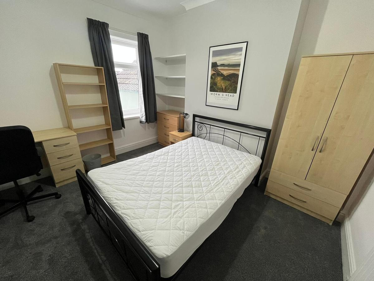 4 bedroom house for rent Kemble Street, Swansea, SA2 0BX UniHomes