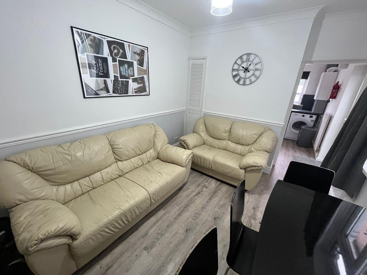 4 bedroom house for rent Kemble Street, Swansea, SA2 0BX UniHomes