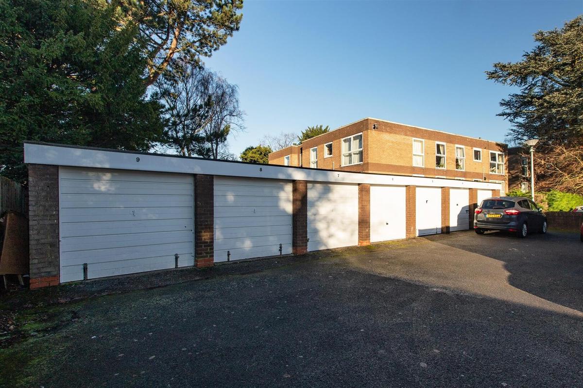 2 bedroom apartment for rent Seymour Close, Birmingham, B29 7JD UniHomes