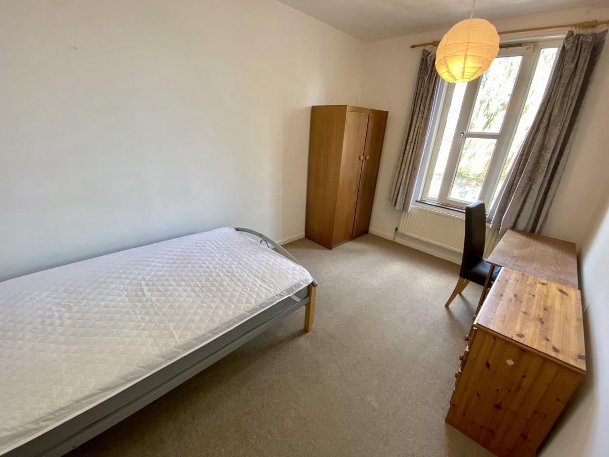 5 bedroom house for rent Clarendon Park Road, Leicester, LE2 3AJ UniHomes