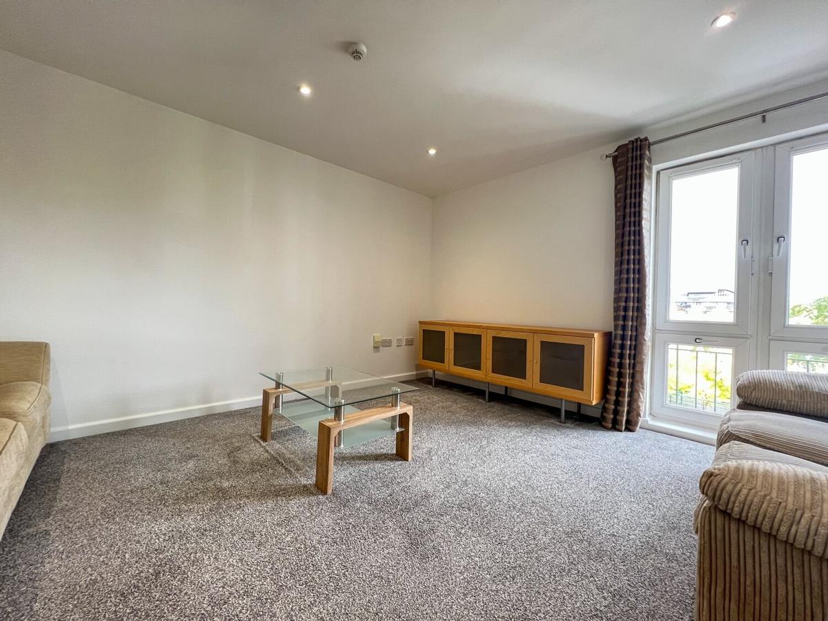 2 bedroom apartment for rent Amalfi House, Lloyd Avenue, Cardiff