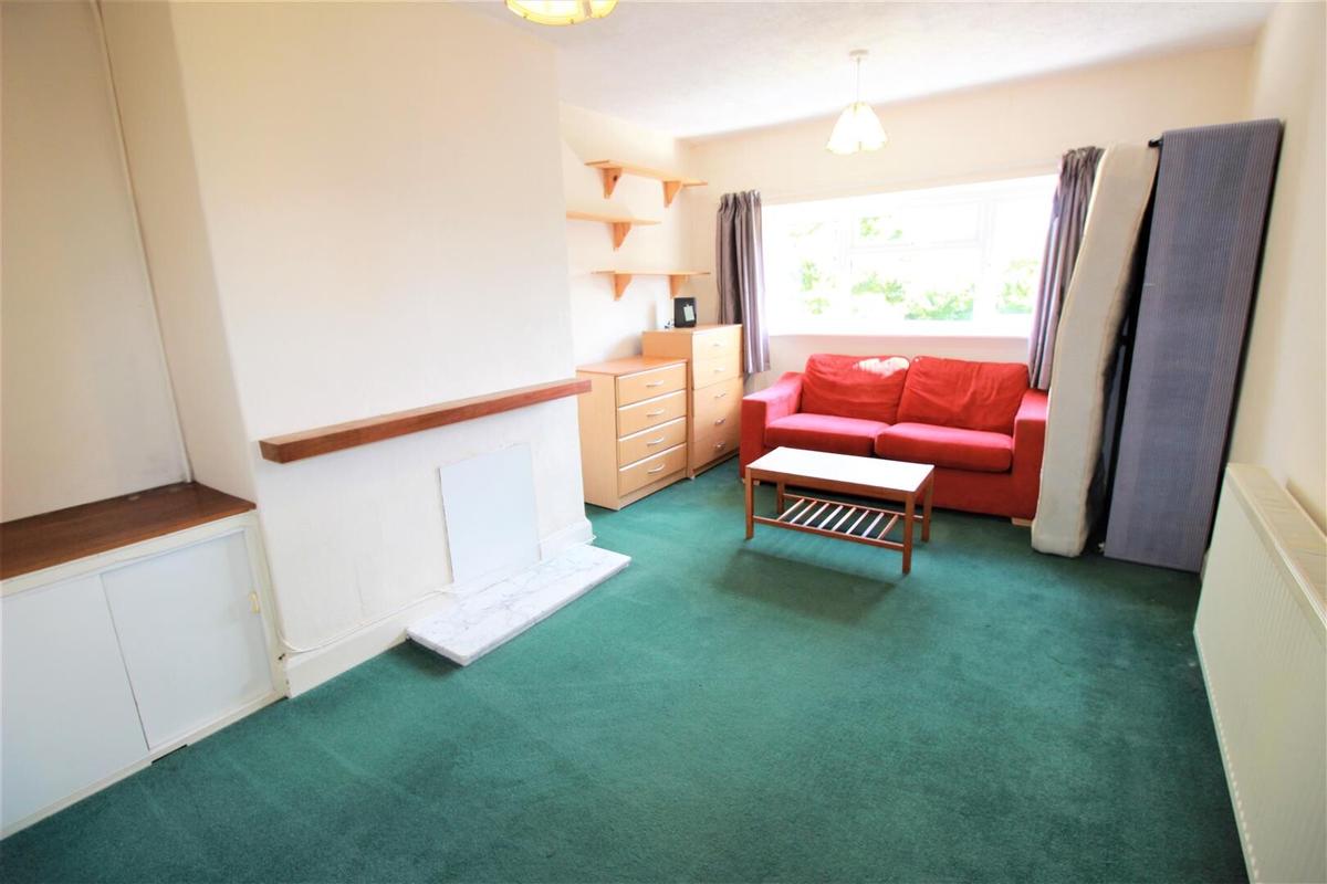 3 bedroom apartment for rent Heath Court, London, UB8 1NU UniHomes