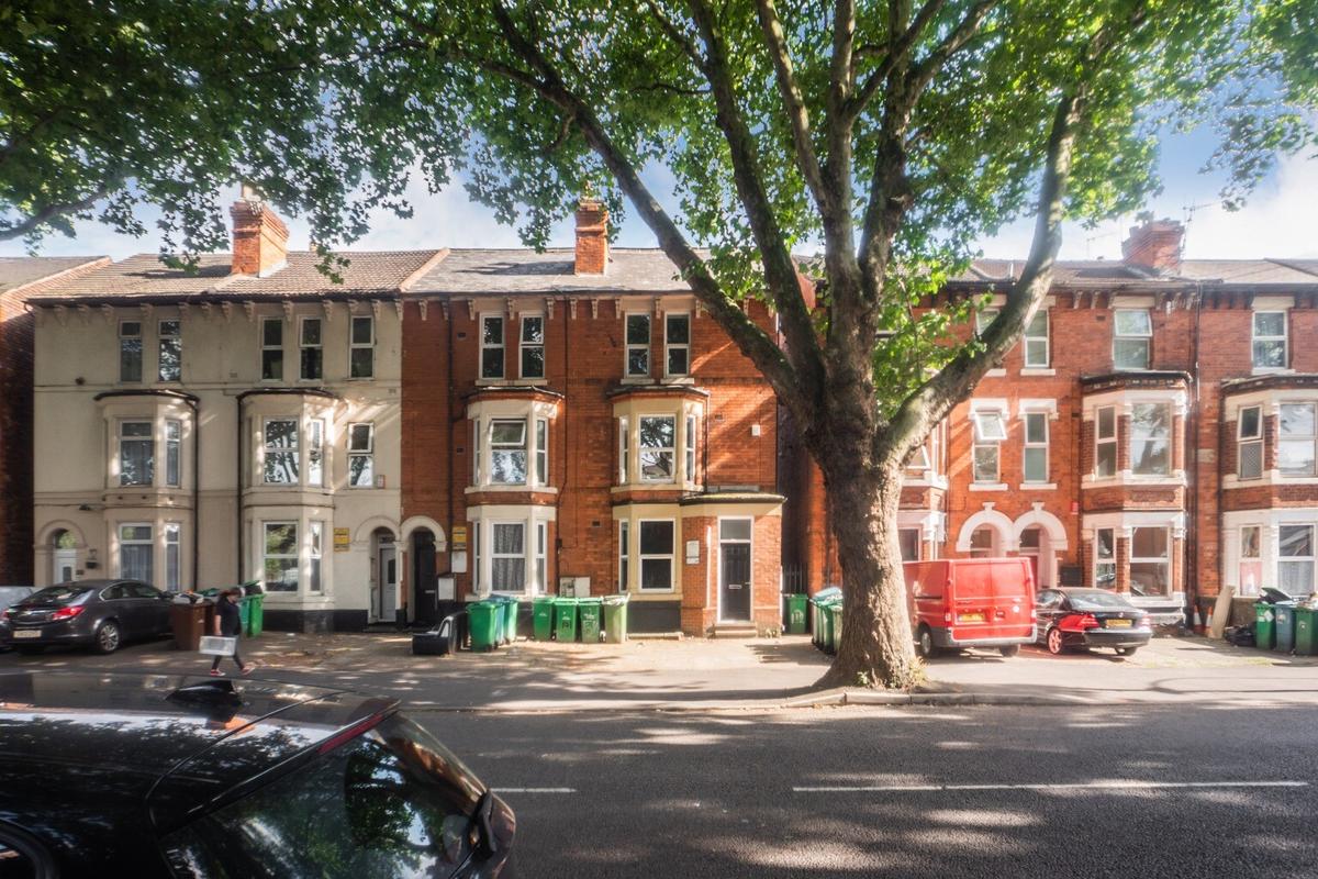 6 bedroom apartment on Gregory Boulevard, Forest Fields, Nottingham