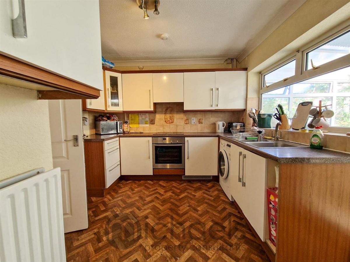 5 bedroom house for rent Tangerine Close, Colchester, CO4 3XE UniHomes