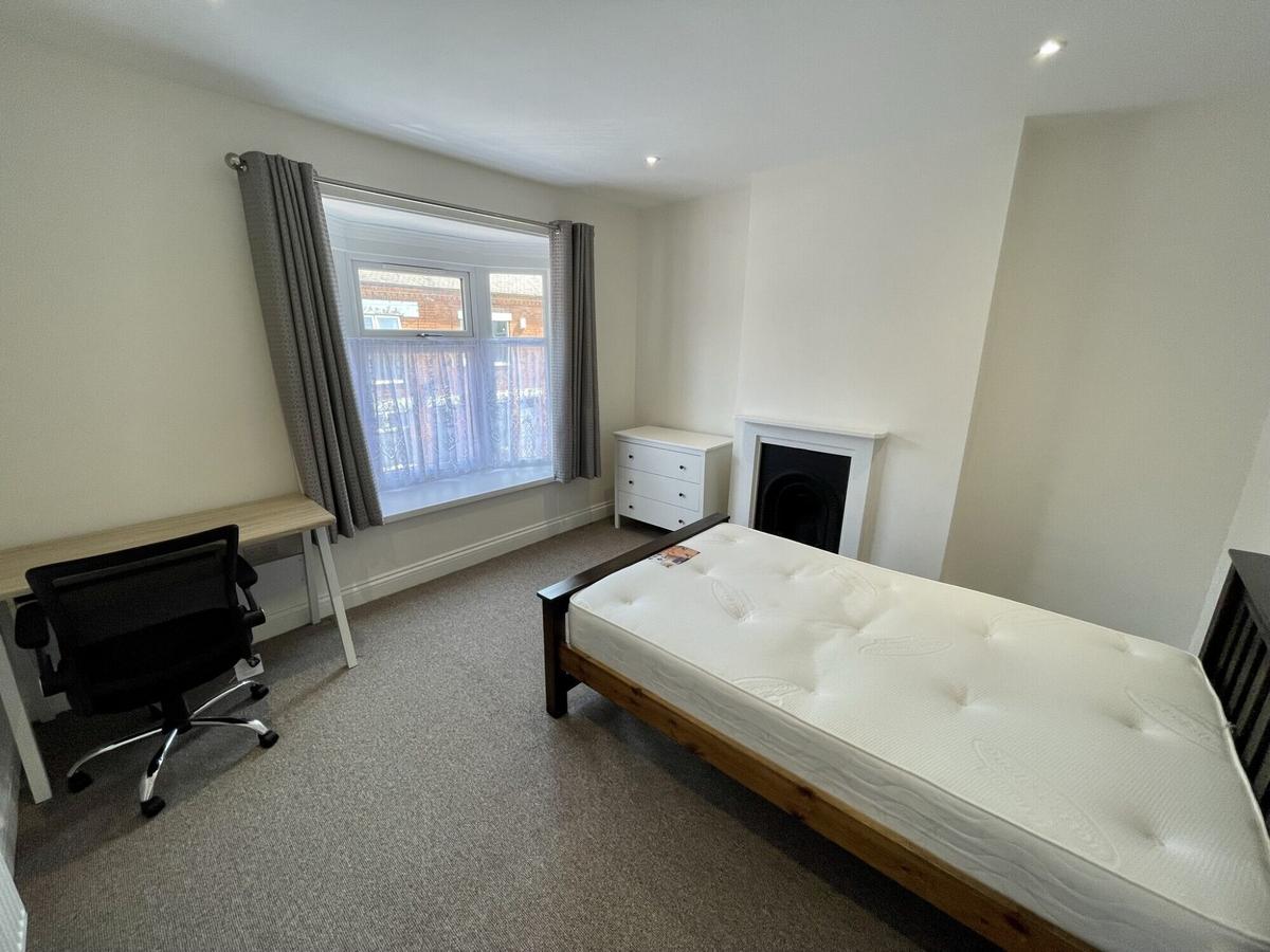 2 bedroom house for rent Wolverton Road Leicester, Leicester, LE3 2AJ