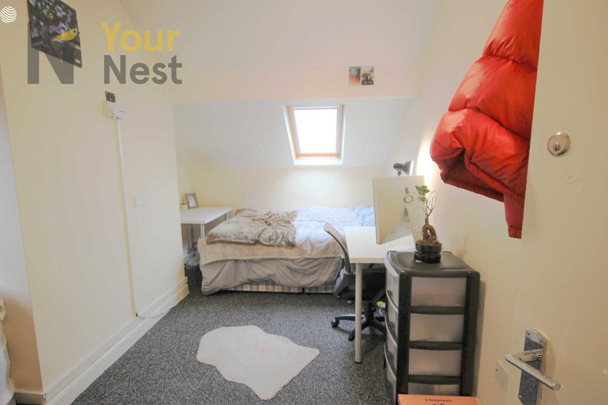 4 bedroom apartment for rent Headingley Avenue, Leeds, LS6 3EP UniHomes