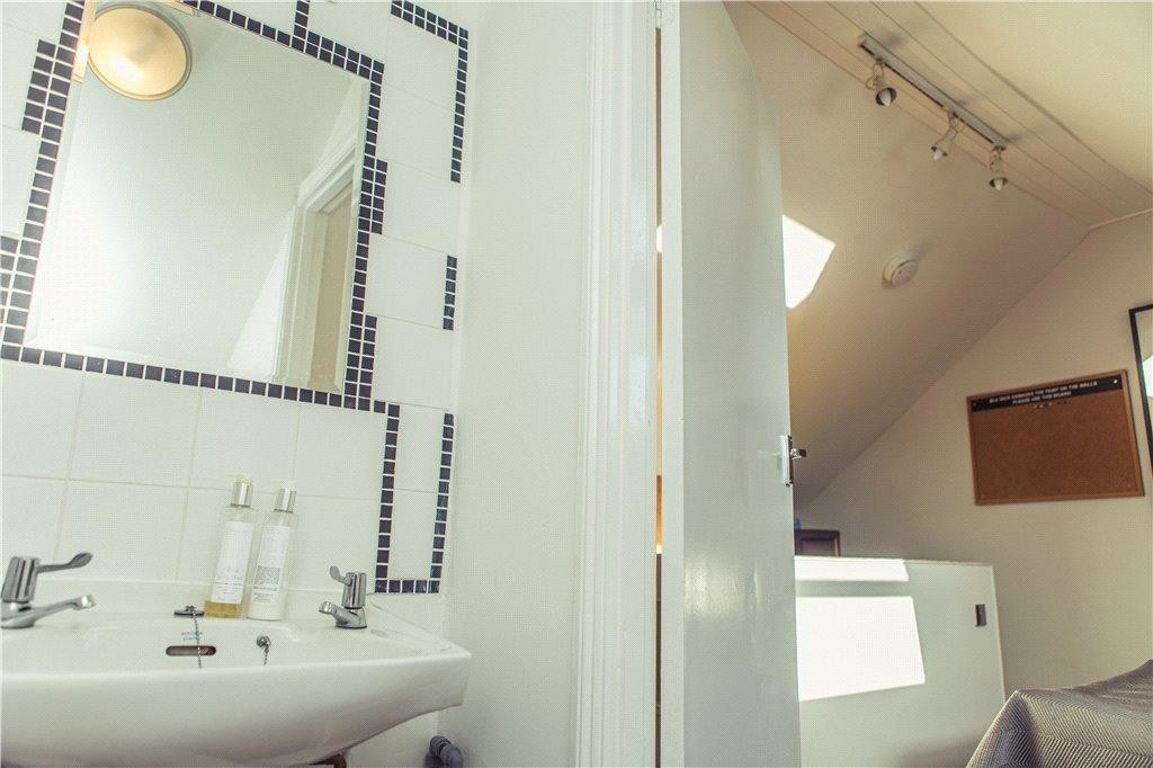 5 bedroom house for rent Guildford Park Road, Surrey, GU2 7NA UniHomes