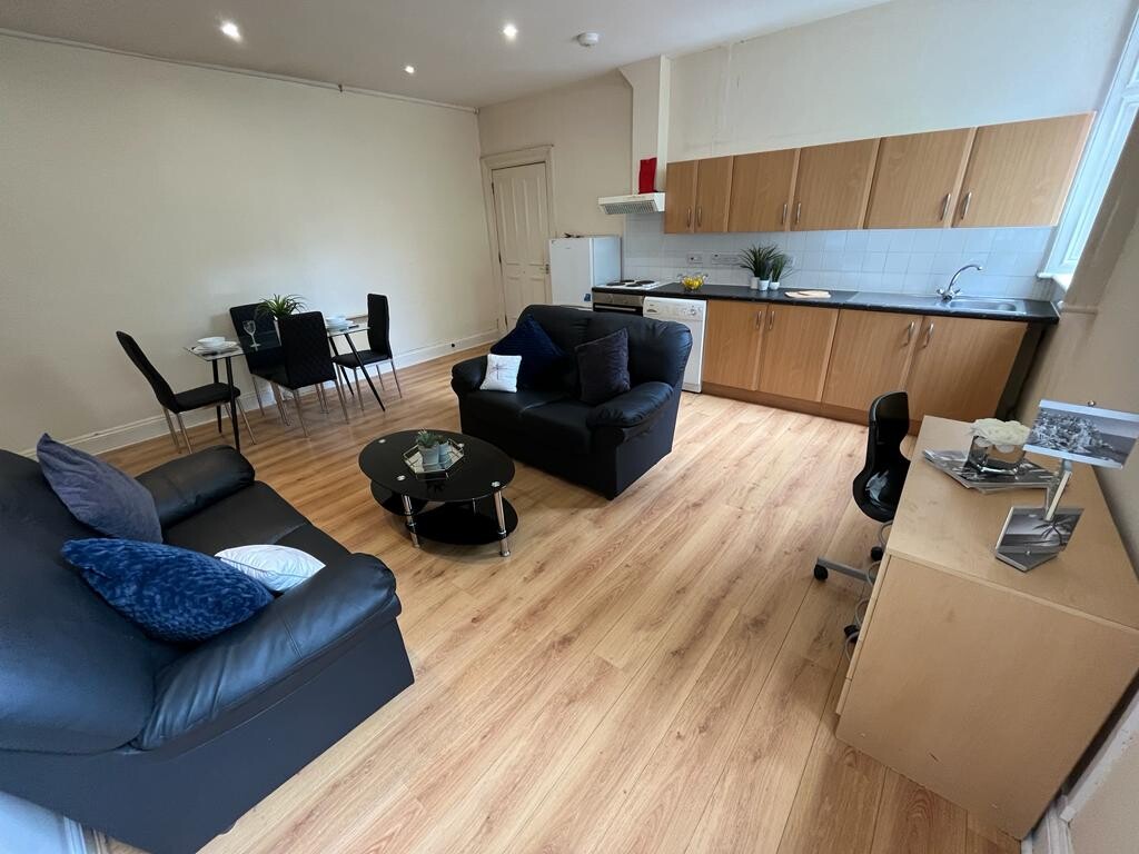 1 bedroom apartment for rent Ridgeway House, Grosvenor Road, Leeds, LS6 2DZ UniHomes