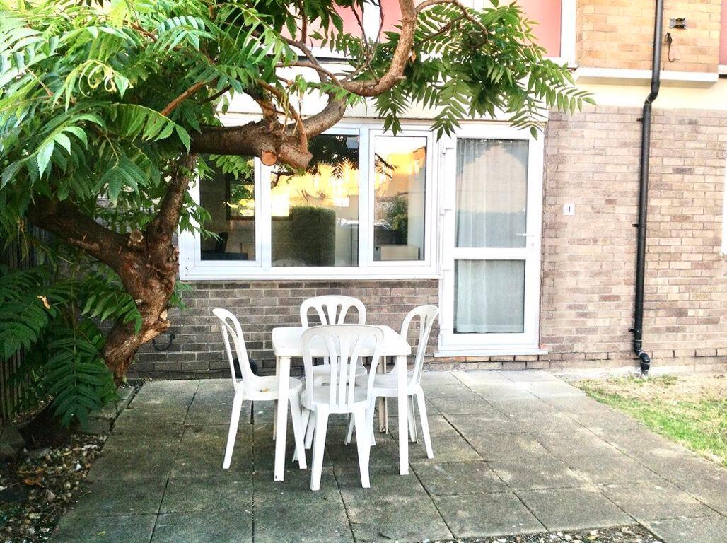 4 bedroom apartment for rent Greetham Street, Portsmouth, PO5 4LJ