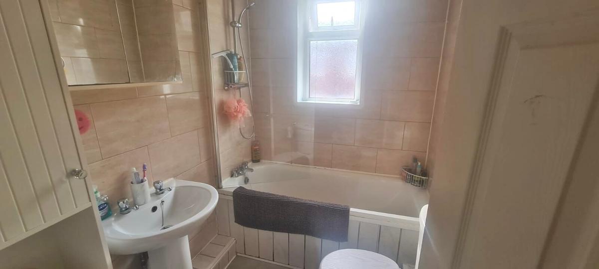 2 bedroom house for rent Park View Avenue, Leeds, LS4 2LH UniHomes