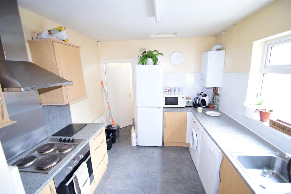 4 bedroom apartment for rent Rokeby Terrace, Newcastle, NE6 5ST UniHomes