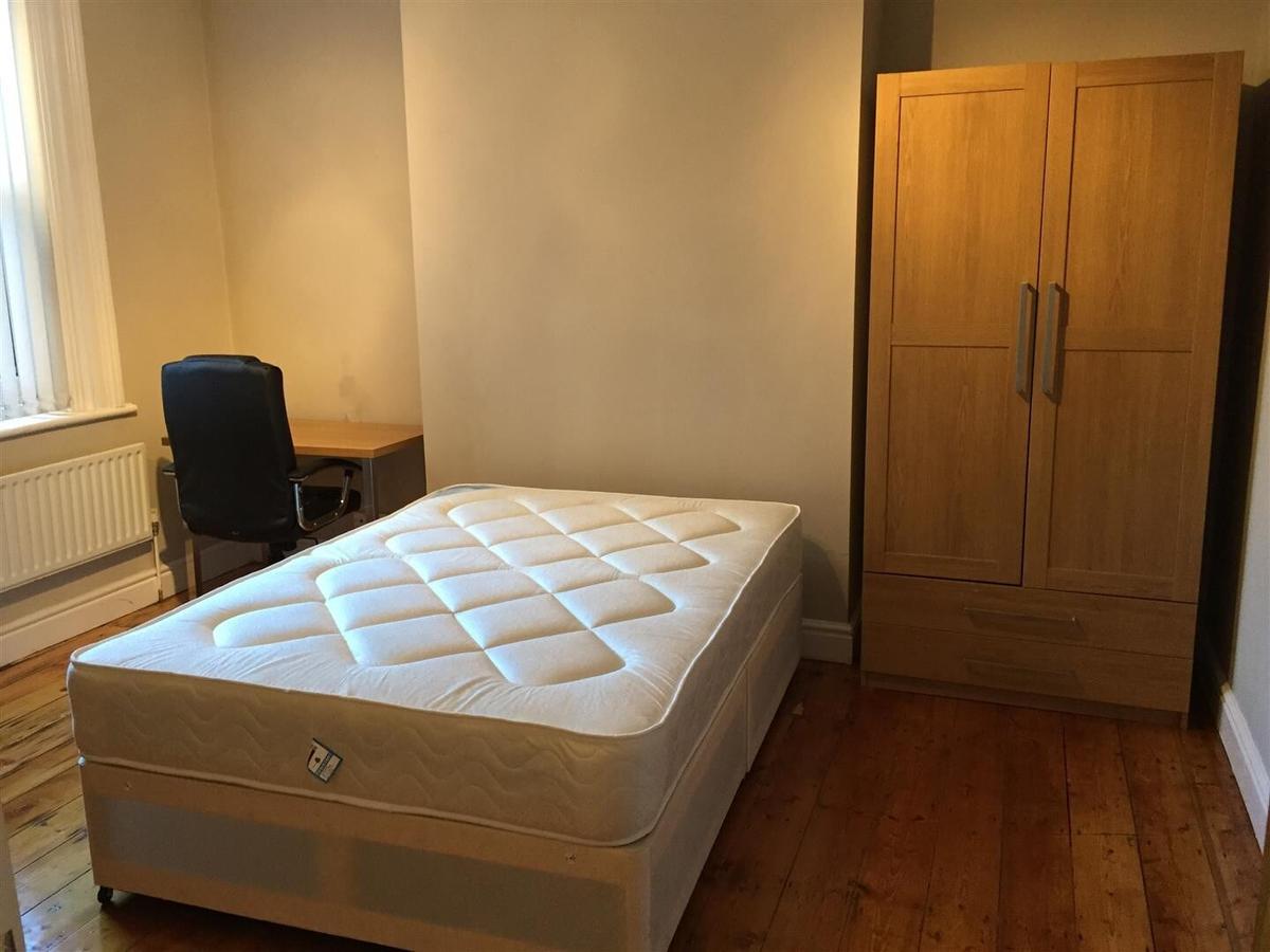 6 bedroom house for rent Heaton Park Road Newcastle, NE6 5AP UniHomes