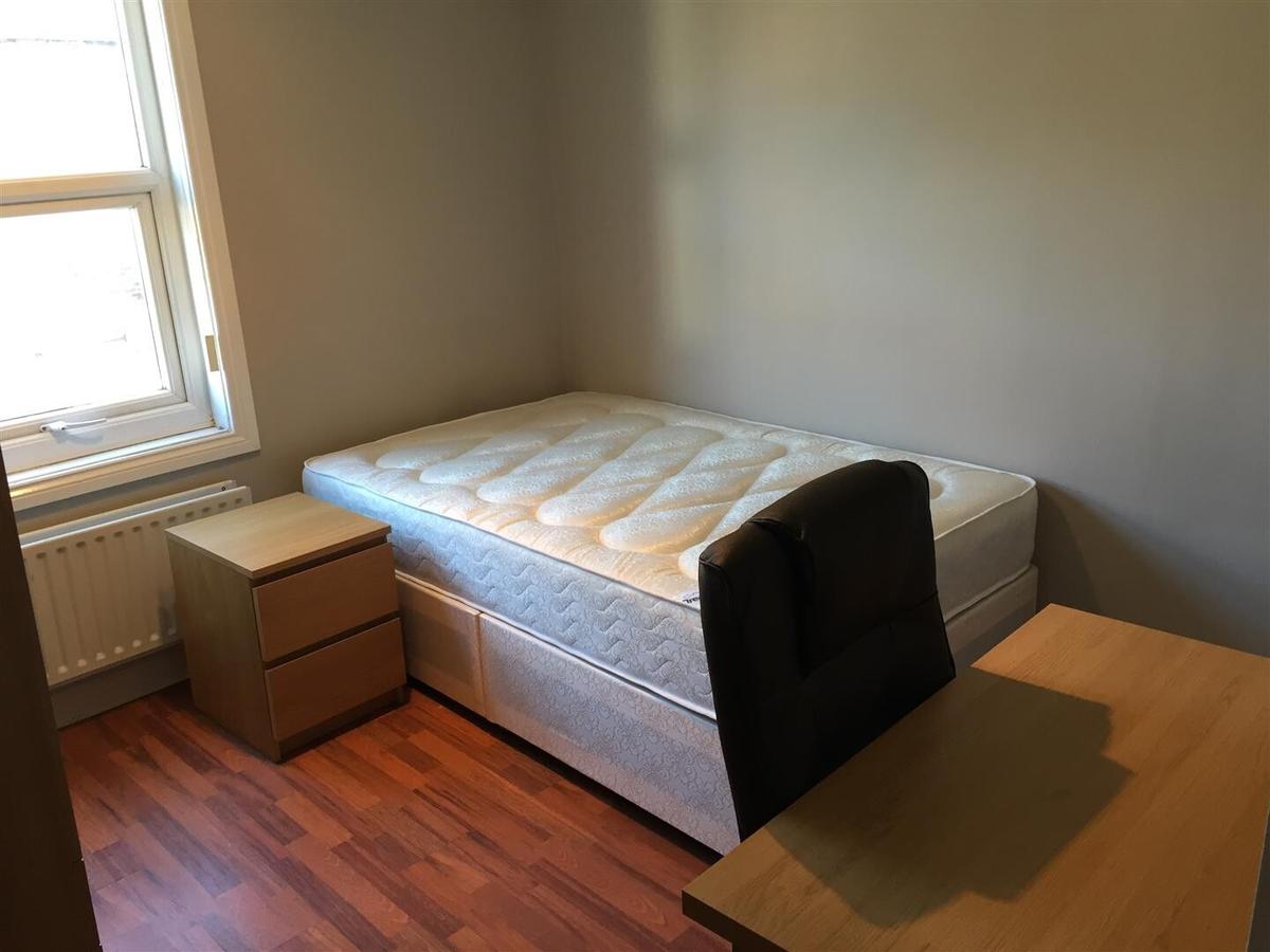 6 bedroom house for rent Heaton Park Road Newcastle, NE6 5AP UniHomes