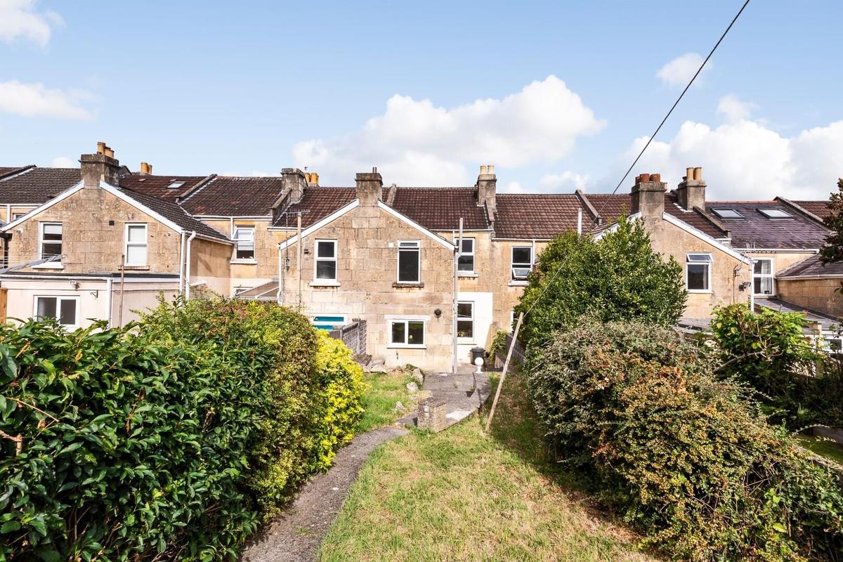 3 bedroom house for rent Coronation Avenue, Bath, BA2 2JT UniHomes