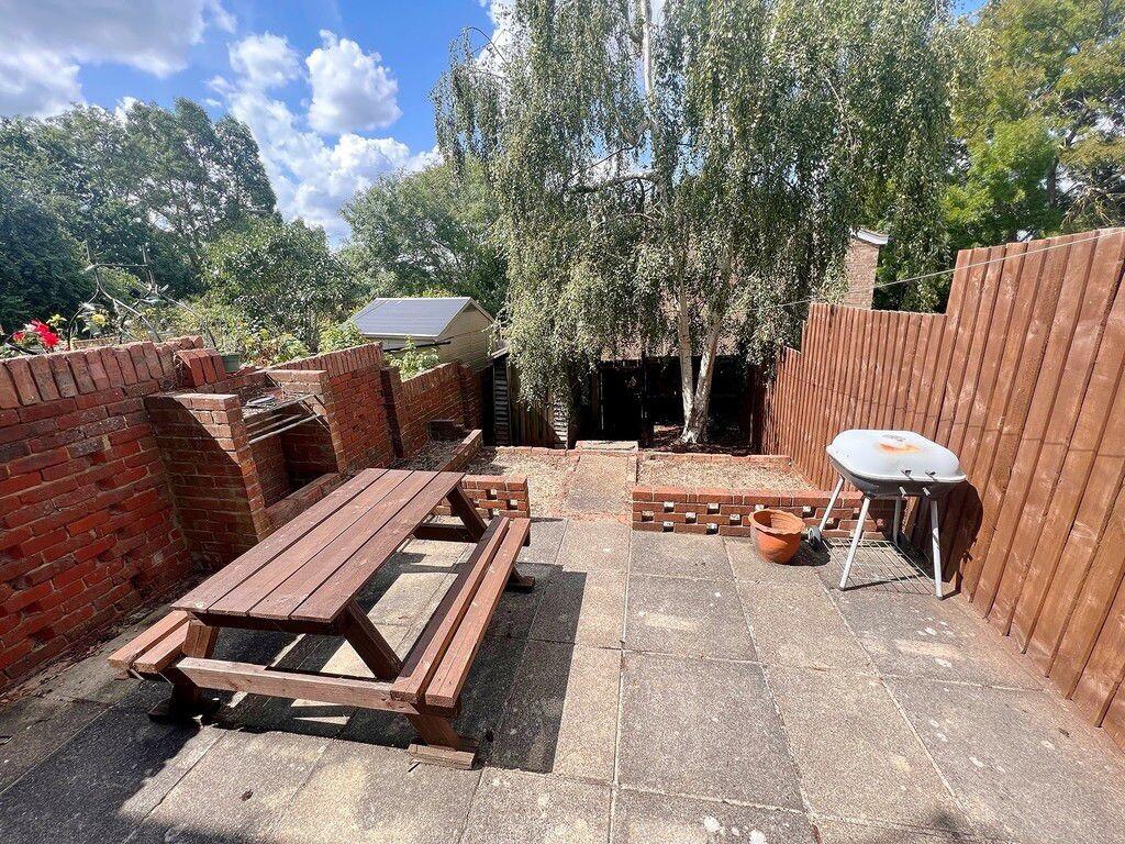 5 bedroom house for rent Park Barn Drive, Surrey, GU2 8ER UniHomes