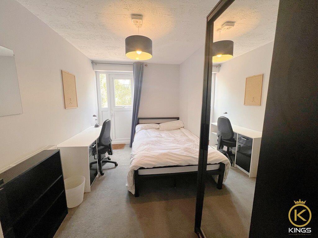 5 bedroom house for rent Park Barn Drive, Surrey, GU2 8ER UniHomes