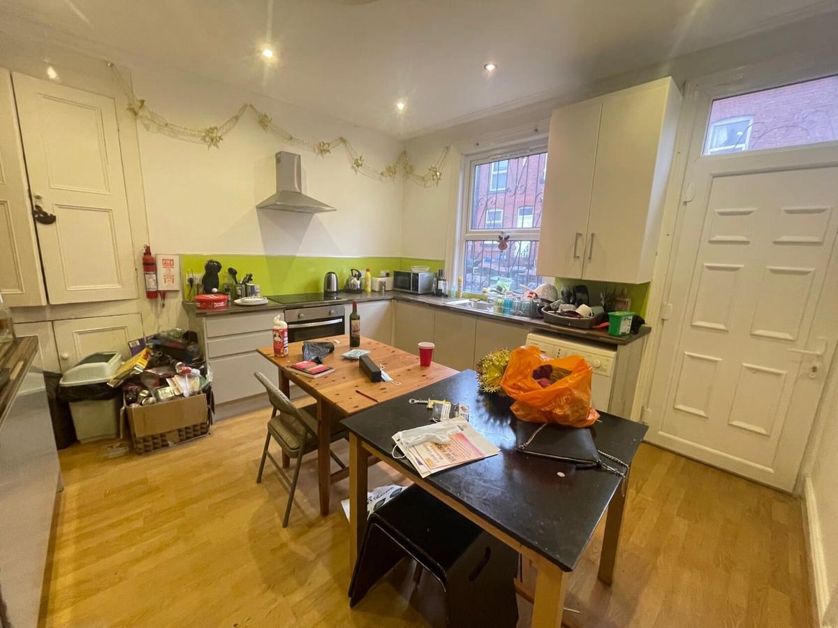 5 bedroom house for rent Hessle View, Leeds, LS6 1ER UniHomes