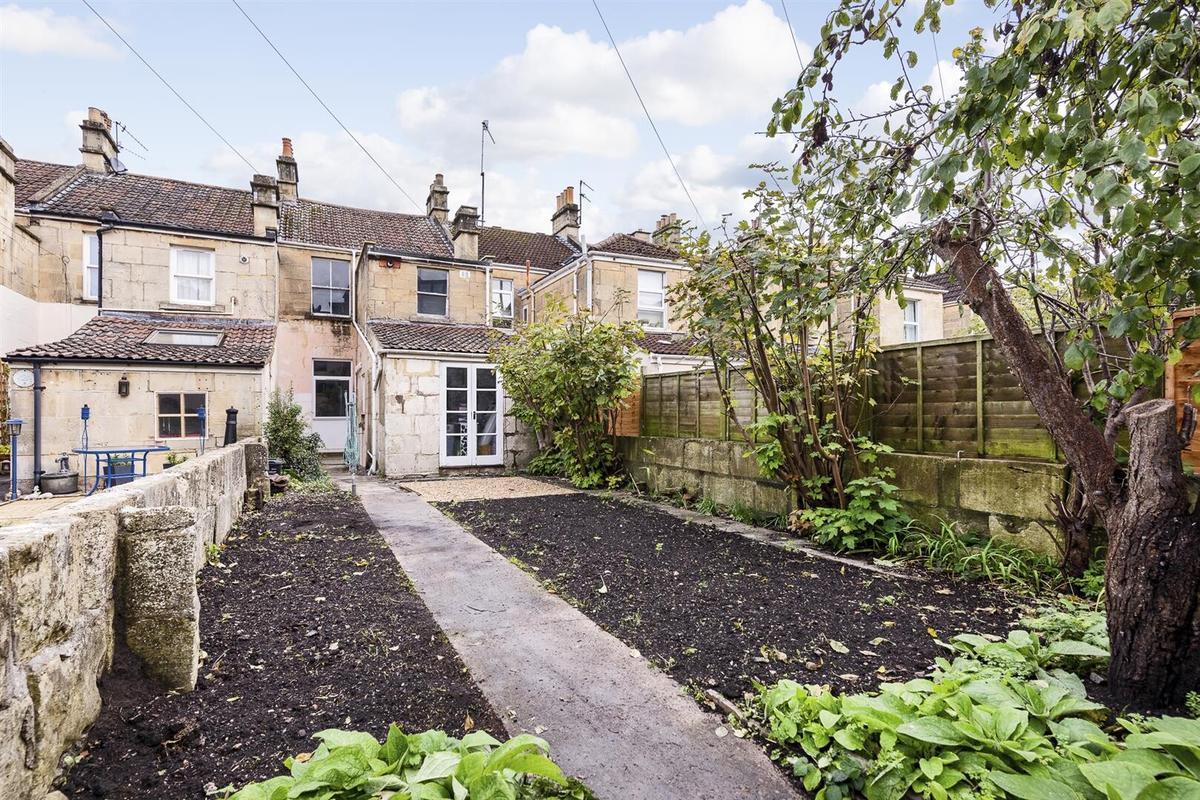 5 bedroom house for rent Lower Bristol Road, Bath, BA2 3BE UniHomes