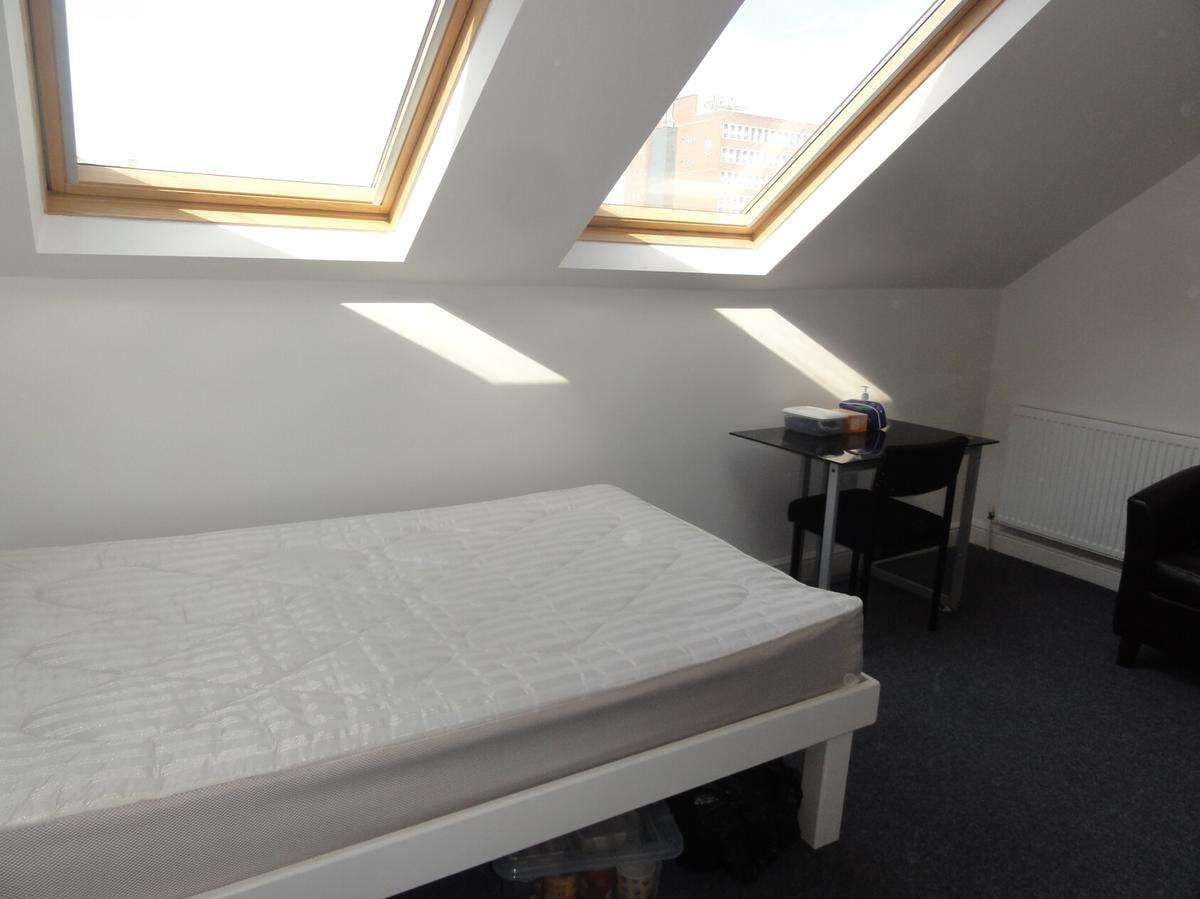 4 bedroom apartment for rent West Street, Sheffield, S1 4EU UniHomes