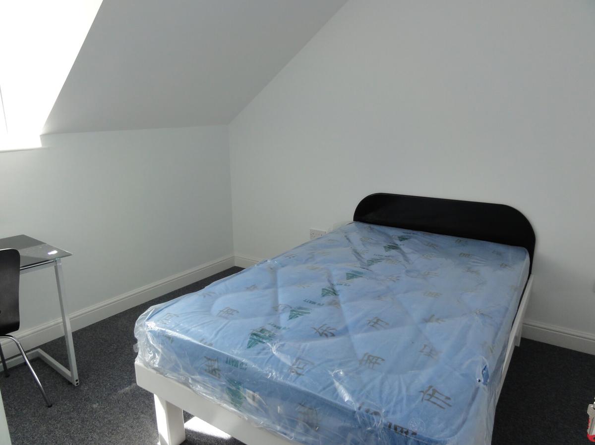 4 bedroom apartment for rent West Street, Sheffield, S1 4EU UniHomes