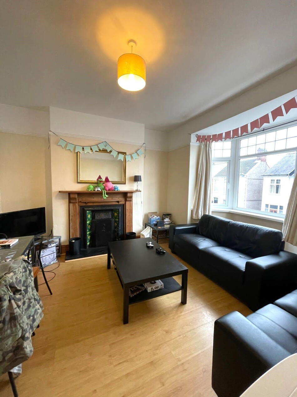 4 bedroom house for rent Pinewood Road, Swansea, SA2 0LT UniHomes