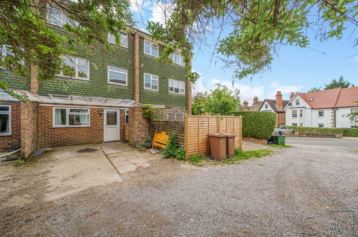 4 bedroom house for rent Baillie Road, Surrey, GU1 3LN UniHomes