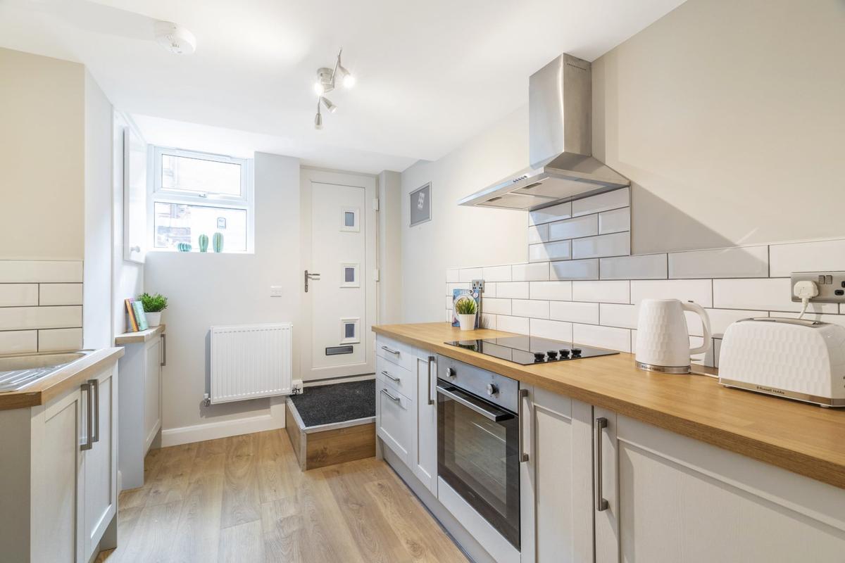 2 bedroom apartment for rent Blenheim Square, Leeds, LS2 9AR UniHomes