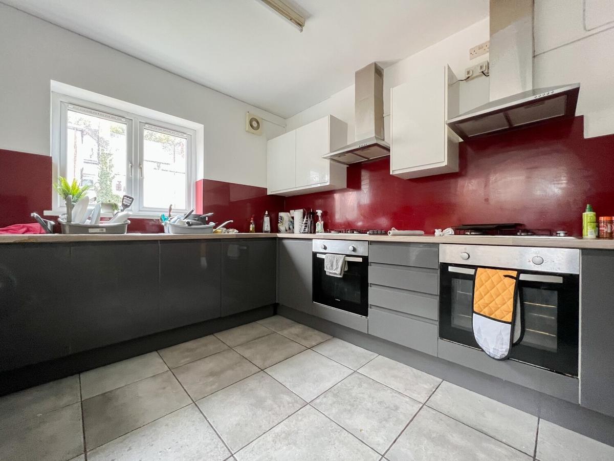 10 bedroom house on Glynrhondda Street, Cathays, Cardiff