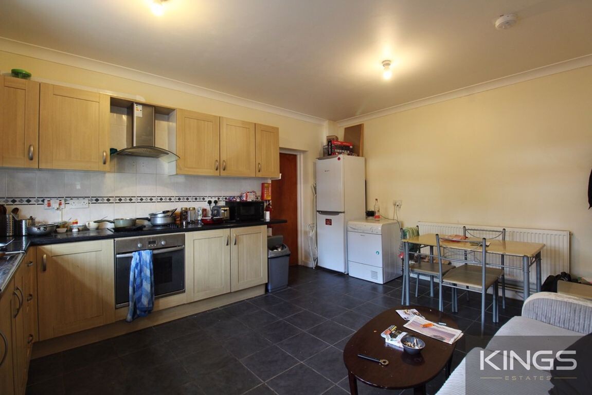 4 bedroom house for rent Holyrood Avenue, Southampton, SO17 1SH UniHomes