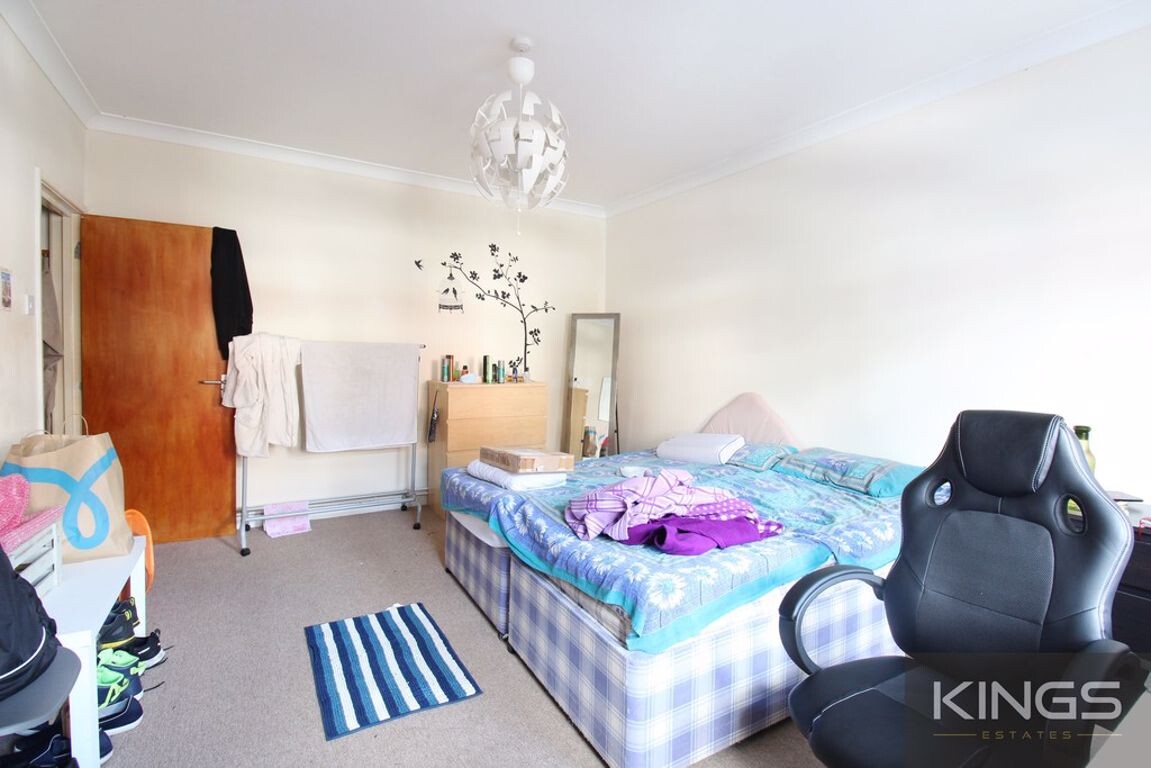 4 bedroom house for rent Holyrood Avenue, Southampton, SO17 1SH UniHomes