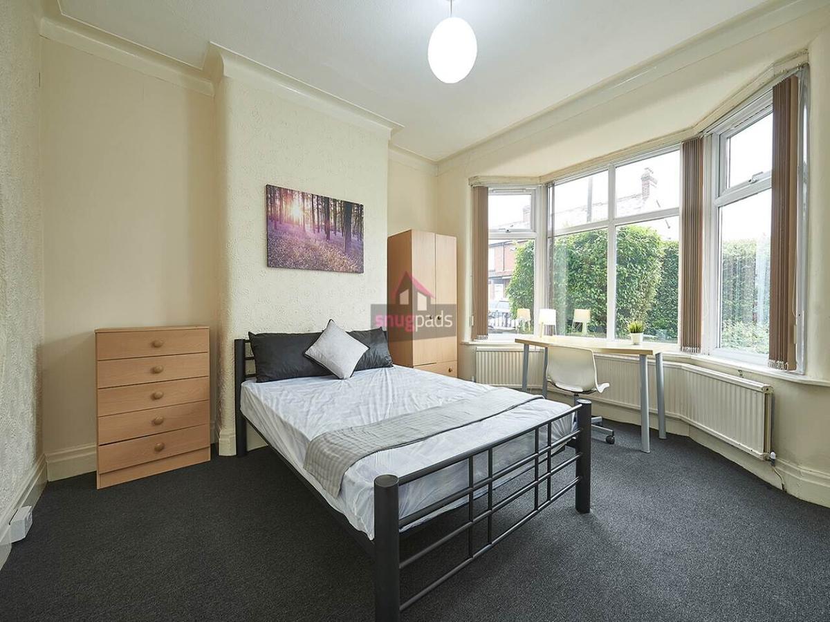 4 bedroom house for rent Dronfield Road, Manchester, M6 7FN UniHomes