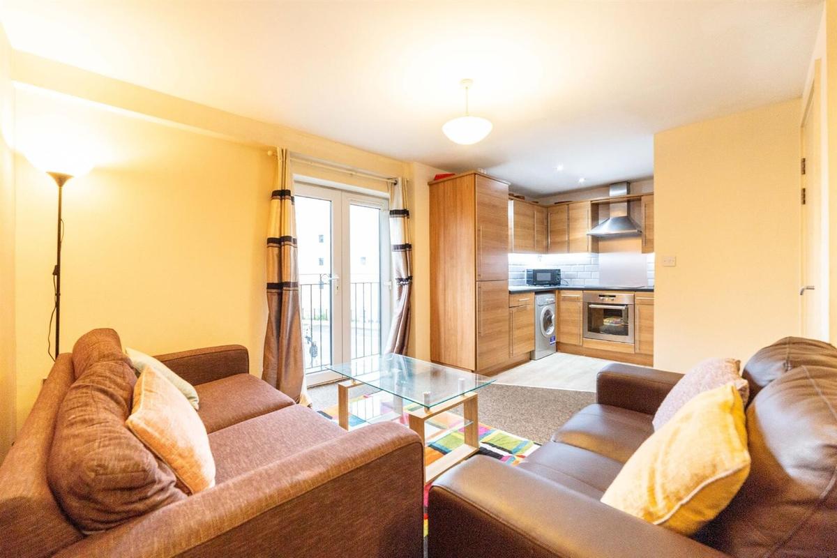 3 bedroom apartment for rent Rialto Building, Newcastle, NE1 2JR UniHomes