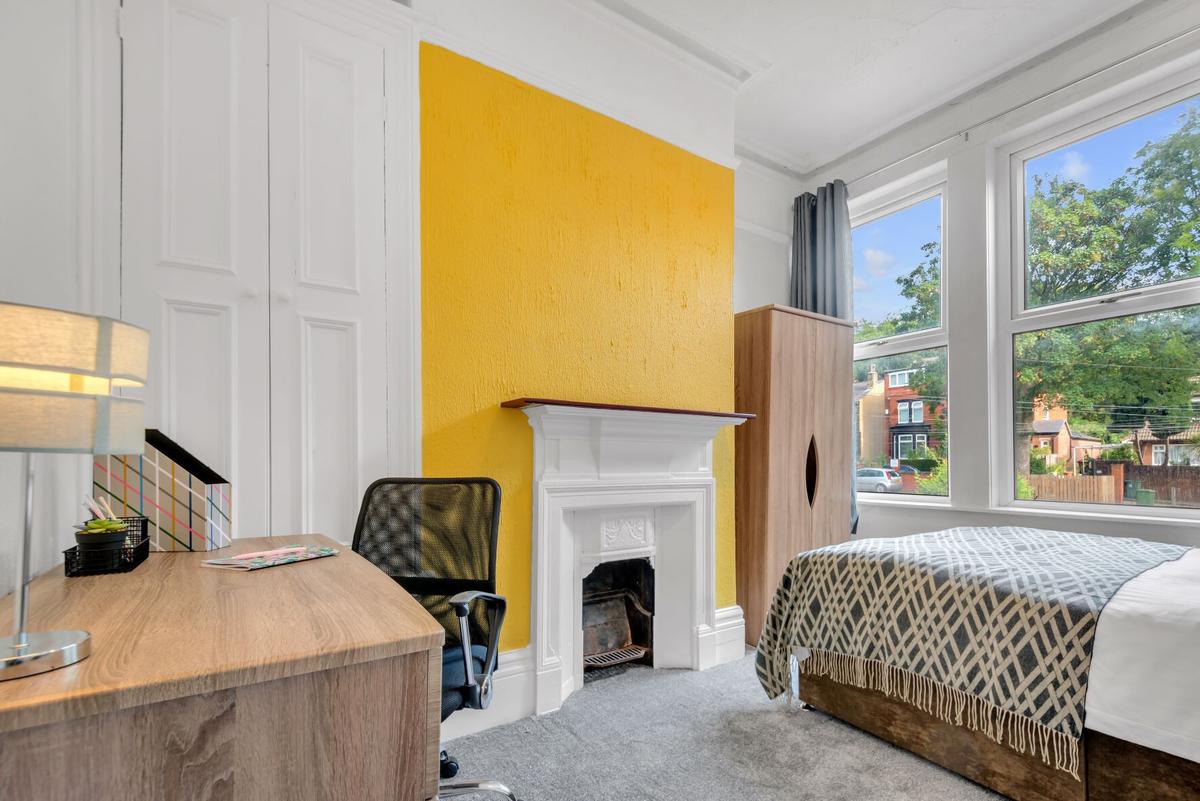 6 bedroom apartment for rent Burley Road, Leeds, LS4 2LA UniHomes