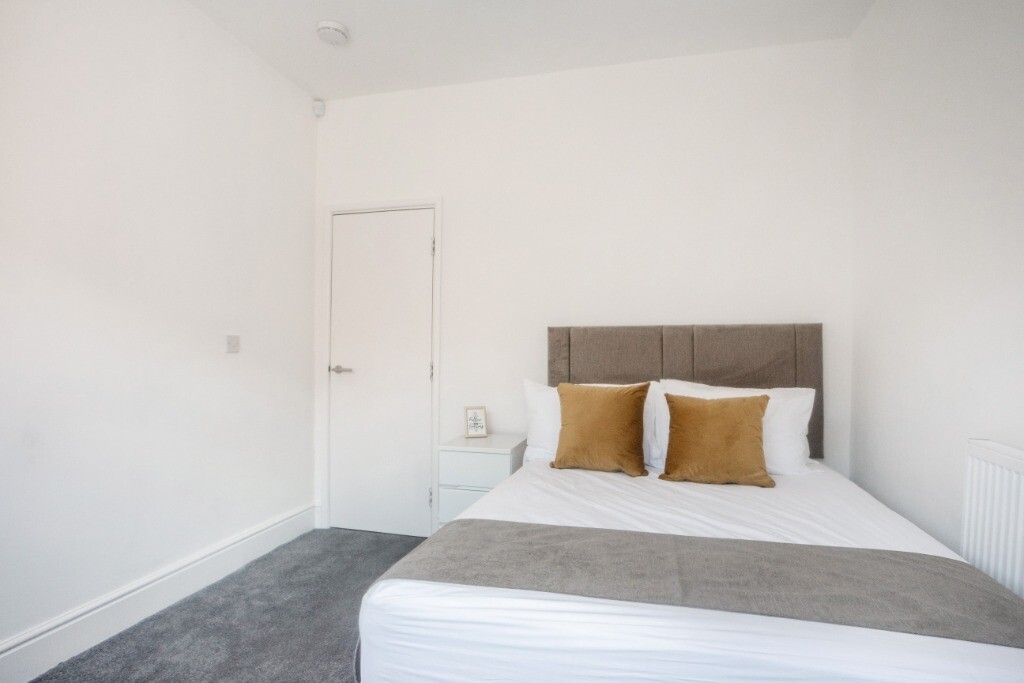 6 bedroom house for rent Gregory Boulevard Forest Fields, Nottingham