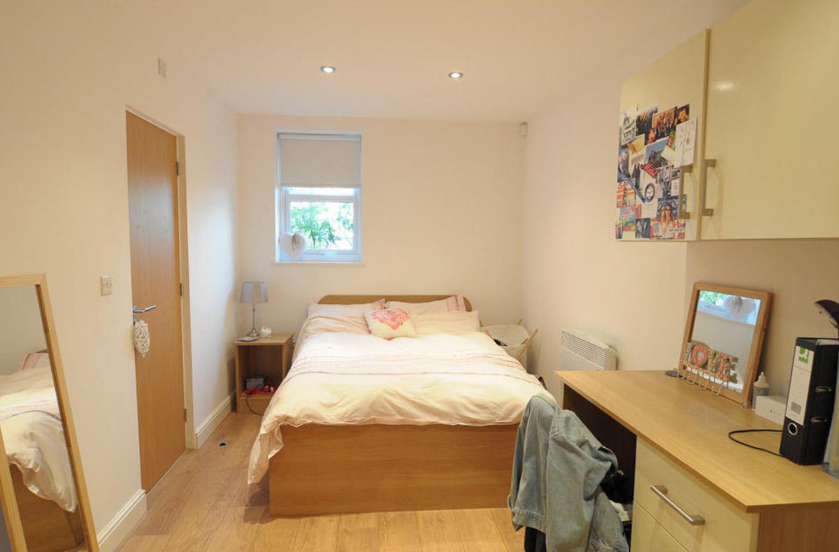 7 bedroom apartment for rent Hyde Terrace Leeds, LS2 9LN UniHomes