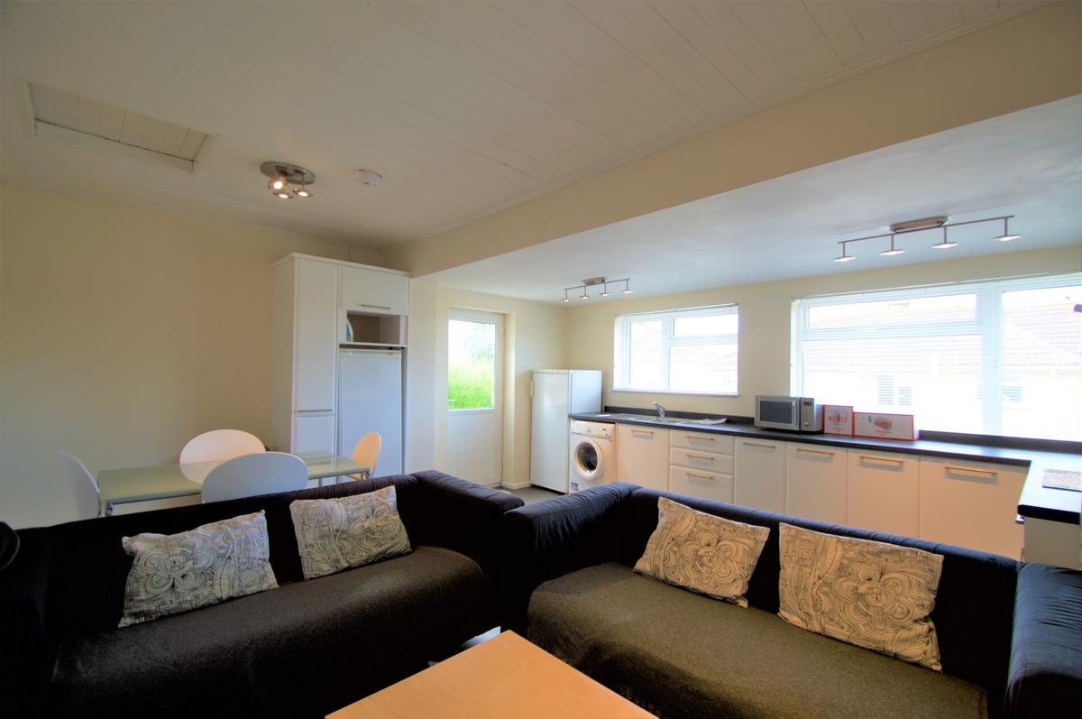 4 bedroom house for rent Ambleside Road, Bath, BA2 2LR UniHomes