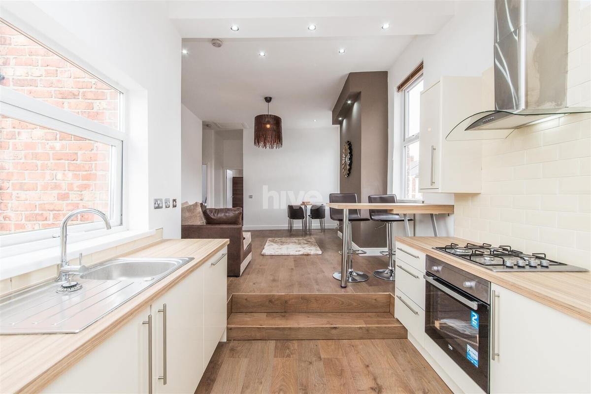 3 bedroom apartment for rent Stratford Road, Newcastle, NE6 5PD UniHomes