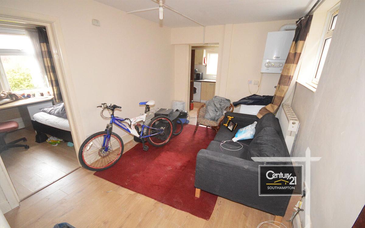 3 bedroom apartment for rent Broadlands Road, Southampton, SO17 3AR