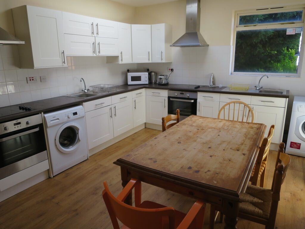 6 bedroom house for rent Cowley Road Oxford, OX4 1JE UniHomes