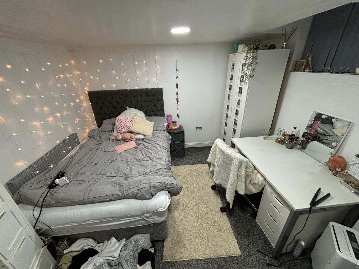 6 bedroom house on Harold Terrace, Hyde Park, Leeds