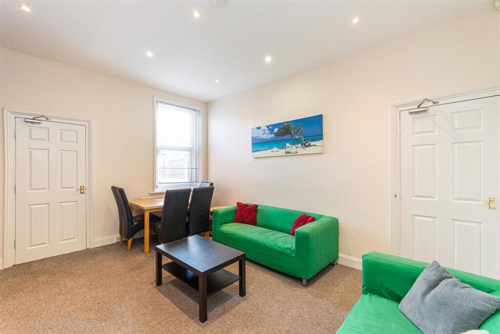 5 bedroom apartment on Ashleigh Grove, Jesmond, Newcastle