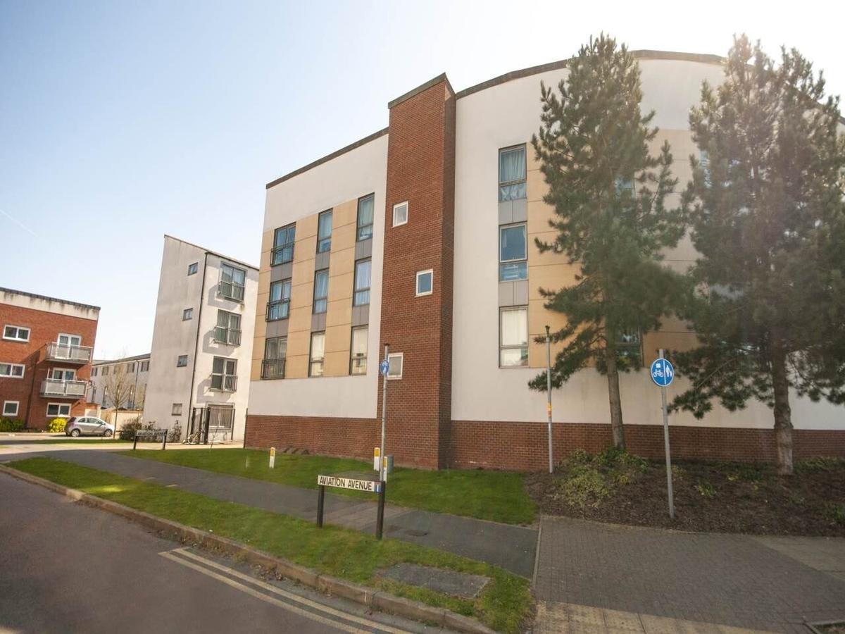 3 bedroom apartment for rent Aviation Avenue, Hertfordshire, AL10 9UD