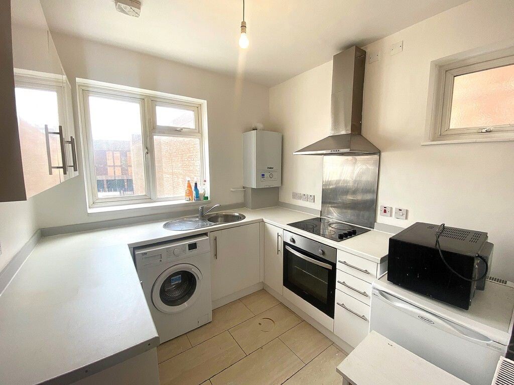 3 bedroom apartment for rent Palmerston Road, Portsmouth, PO5 2BE