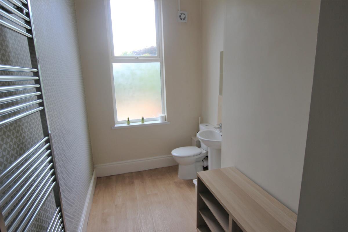 8 bedroom house for rent Waterloo Crescent, Nottingham, NG7 4AX UniHomes