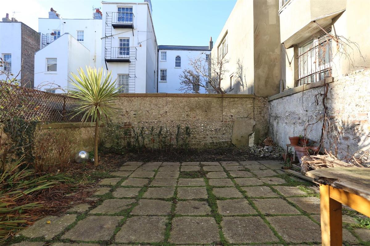 4 bedroom apartment for rent Eaton Place, Brighton, BN2 1EH UniHomes