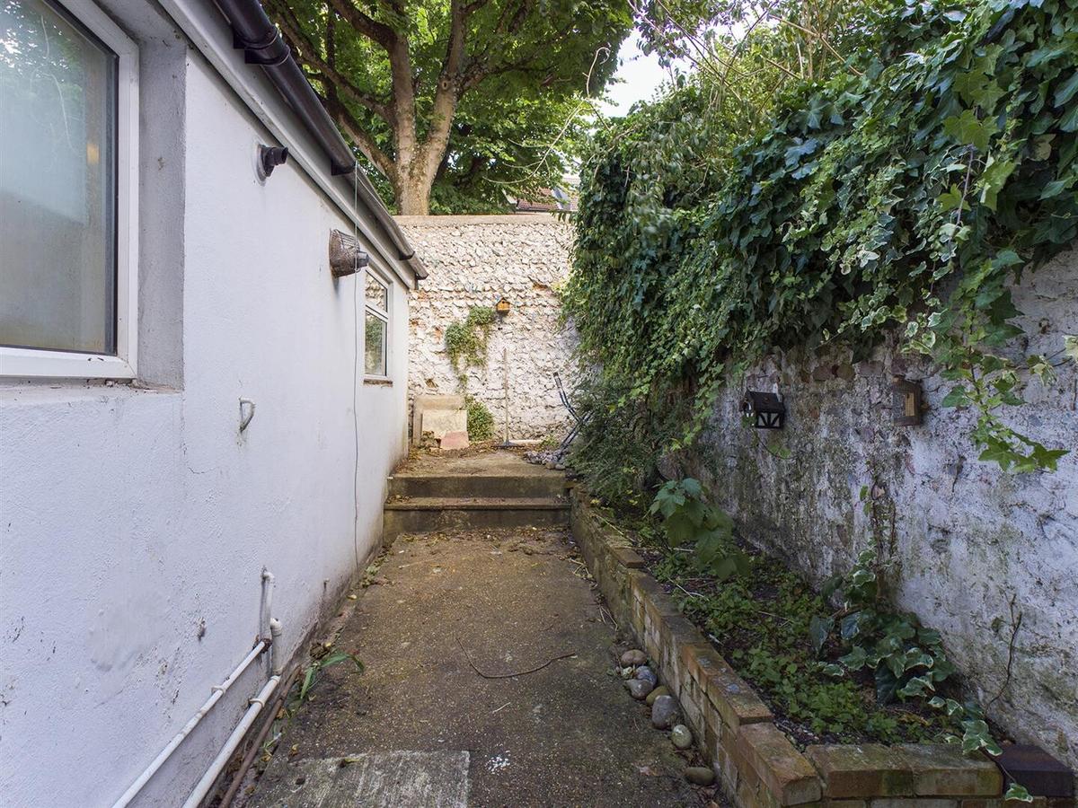 2 bedroom apartment for rent Pevensey Road, Brighton, BN2 3AG UniHomes