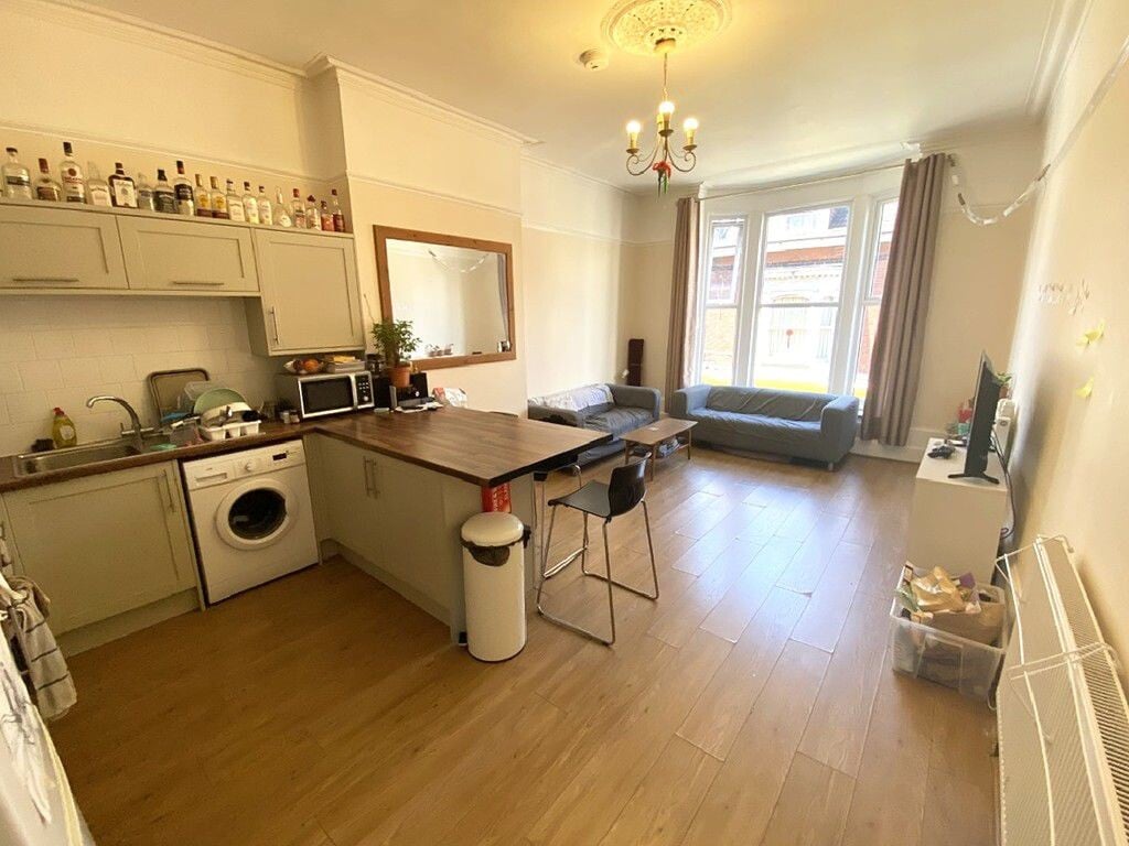 4 bedroom apartment for rent Castle Road, Portsmouth, PO5 3AY UniHomes