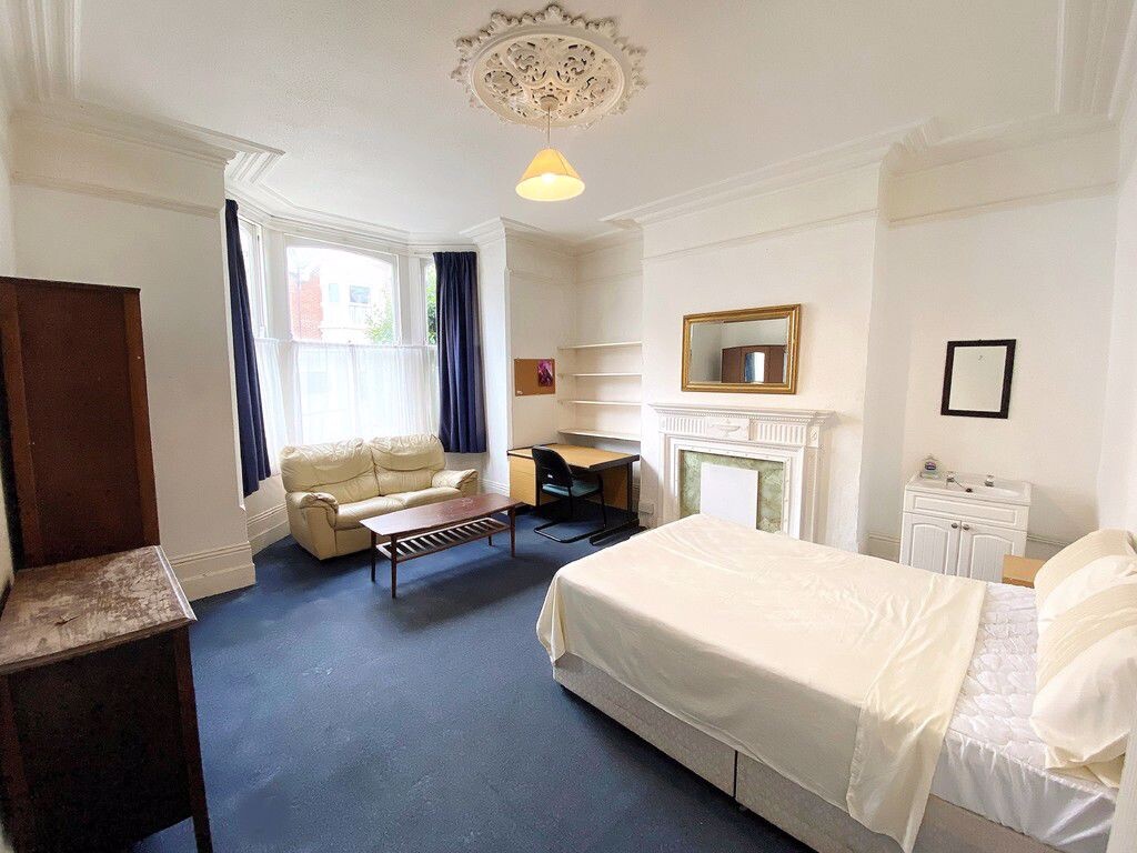 7 bedroom house for rent Whitwell Road, Portsmouth, PO4 0QR UniHomes